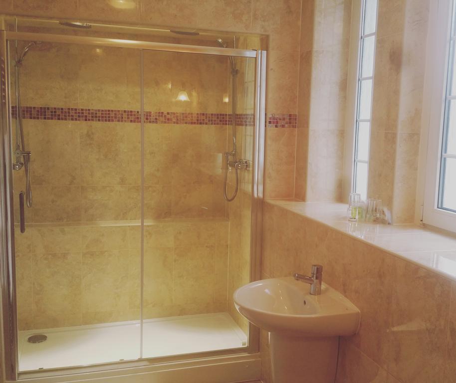 Manor Parc 3* Cardiff